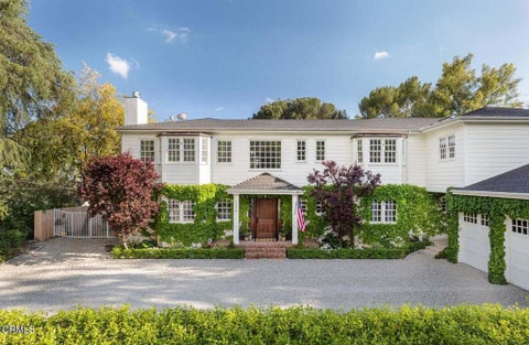 Photo of 1238 Green Lane, La Canada Flintridge, CA 91011 (MLS # P1-28375)