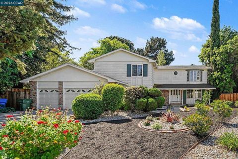 Photo of 2030 Clearview Ct Ct, Walnut Creek, CA 94598 (MLS # 41128719)