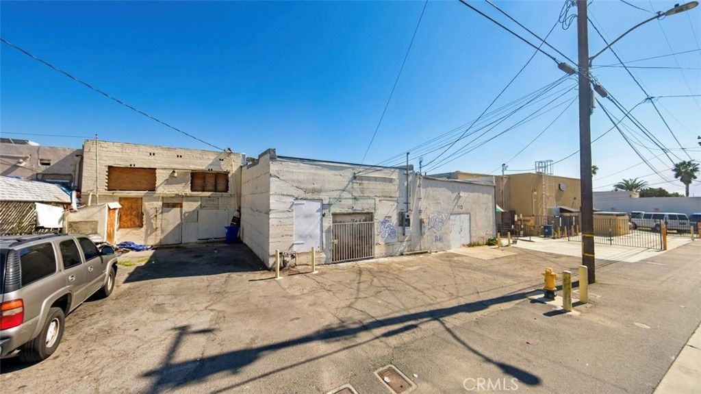 138 S Riverside