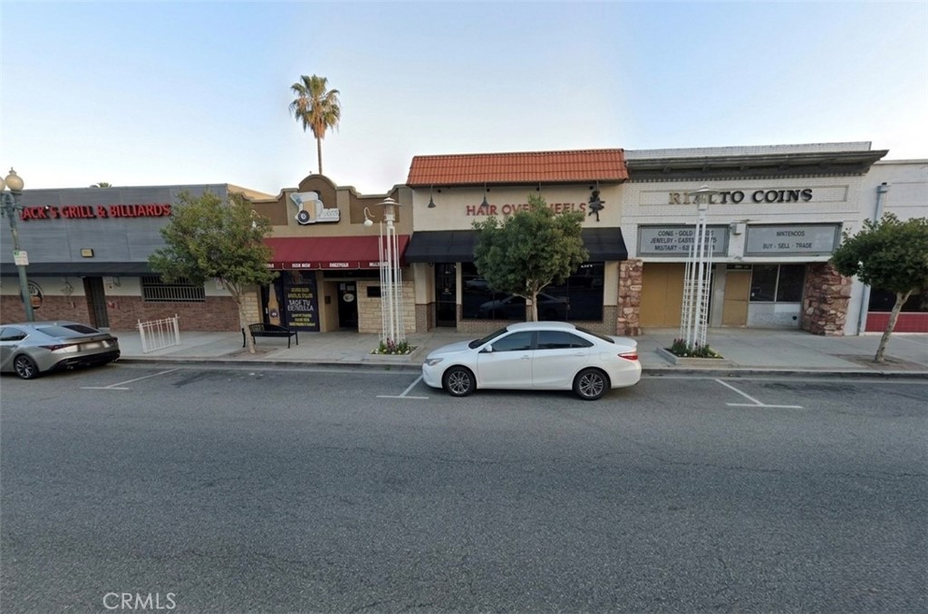 138 S Riverside