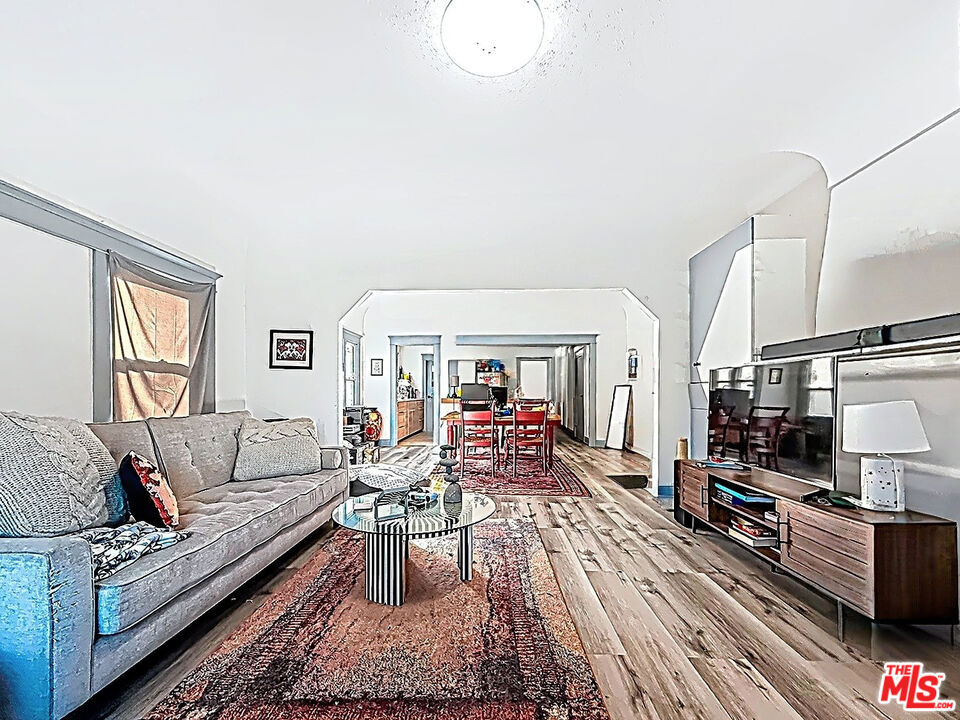 3025 Edgehill Drive