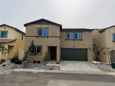 Photo of 1316 Goldenbrush, Banning, CA 92220 (MLS # IV26052038)