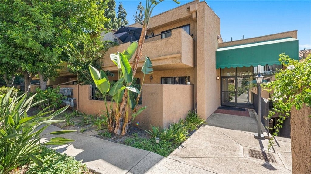 4788 Lakeview