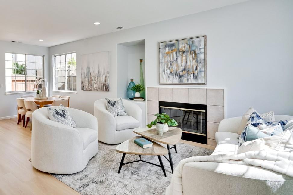 2153 Esperanca Avenue