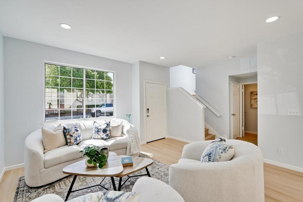 2153 Esperanca Avenue