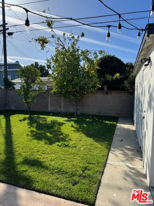 22925 S Berendo Avenue