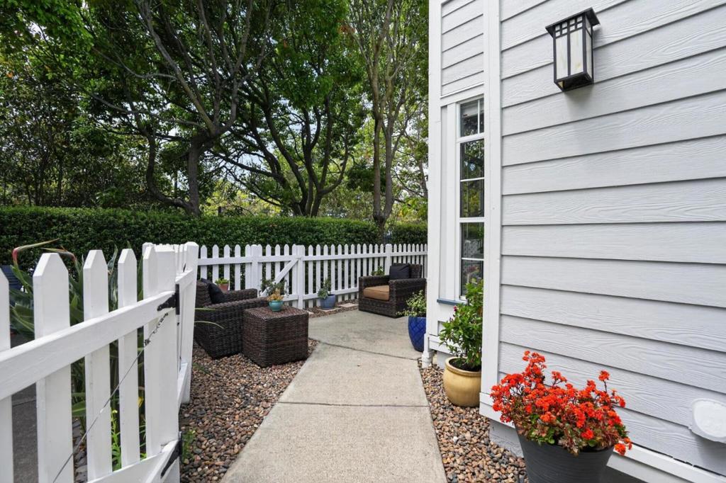 108 Commodore Drive