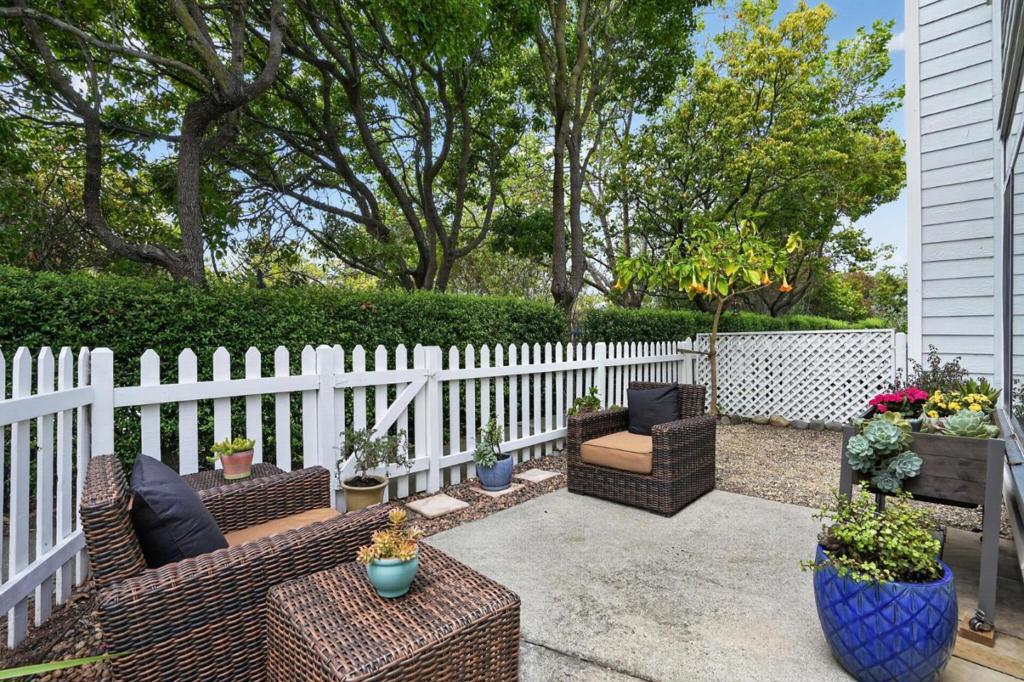108 Commodore Drive