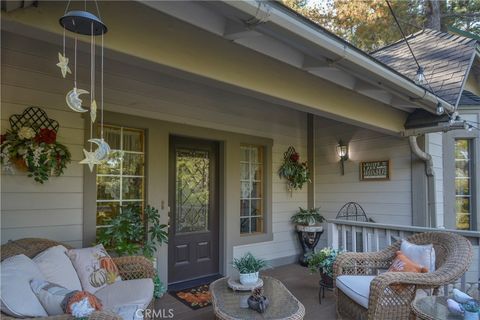 Photo of 196 N Fairway Drive, Lake Arrowhead, CA 92352 (MLS # EV24179193)