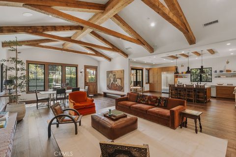Photo of 224 Flower Street, Costa Mesa, CA 92627 (MLS # OC25230882)
