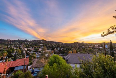 Photo of 4762 Galendo Street, Woodland Hills, CA 91364 (MLS # 223003700)