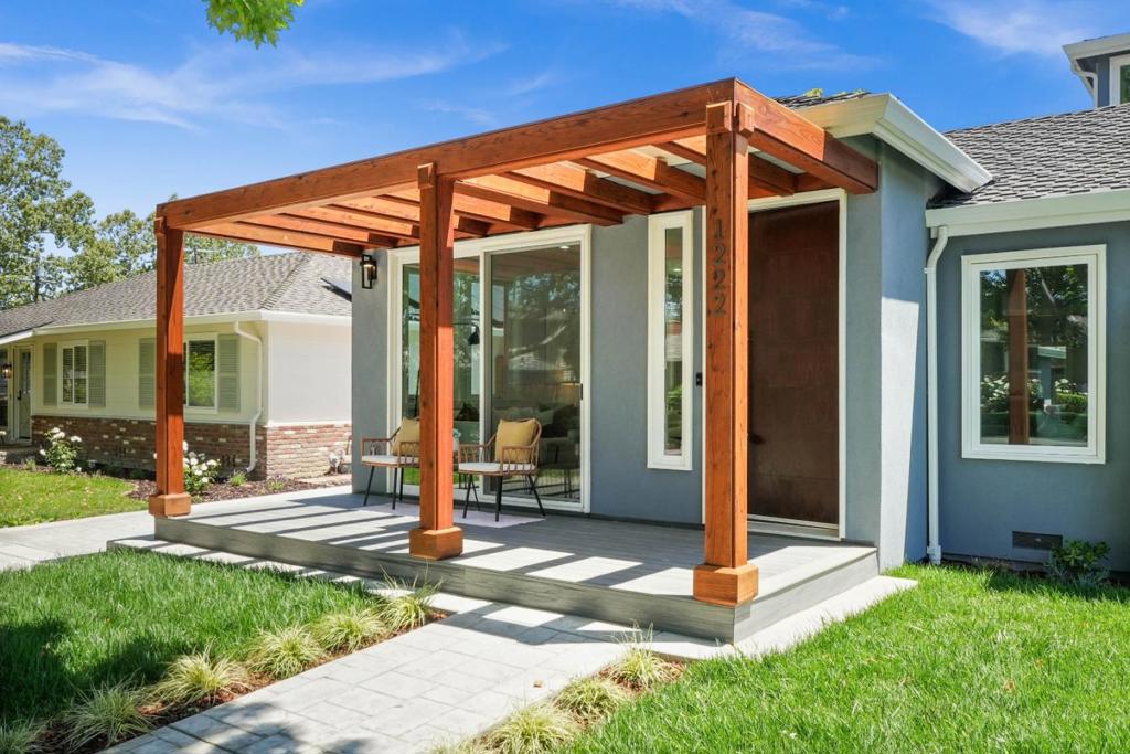 1222 Hermosa Way