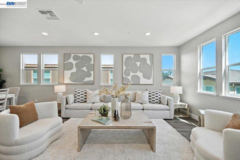 Photo of 437 Ryan Ter Ter, San Ramon, CA 94583 (MLS # 41131317)