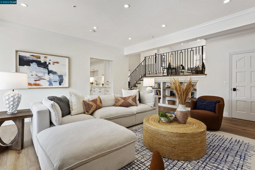 ORINDA DOWNS - Residential