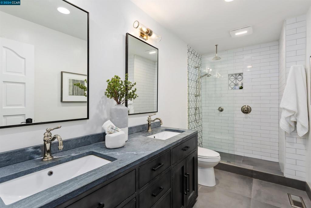 ORINDA DOWNS - Residential