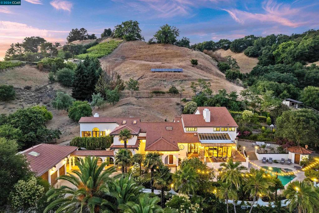 ORINDA DOWNS - Residential