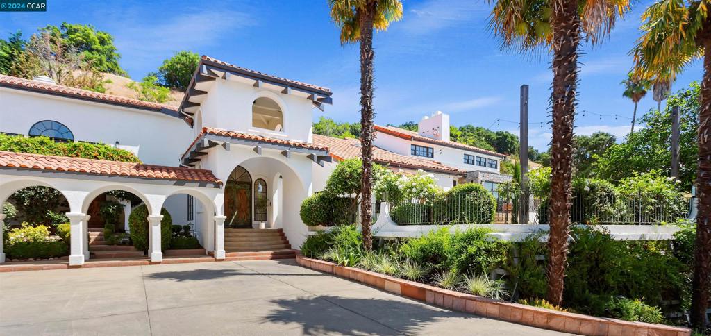 ORINDA DOWNS - Residential