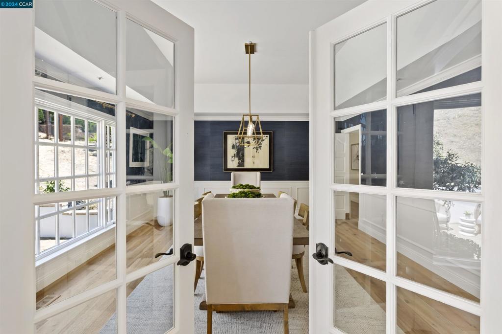 ORINDA DOWNS - Residential