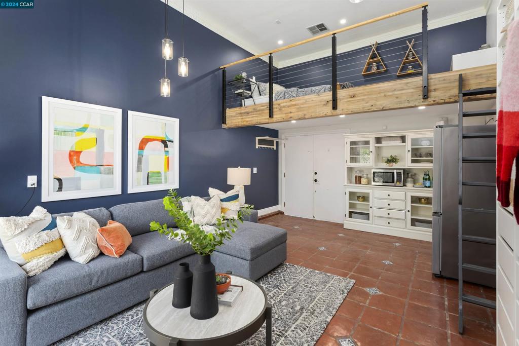 ORINDA DOWNS - Residential