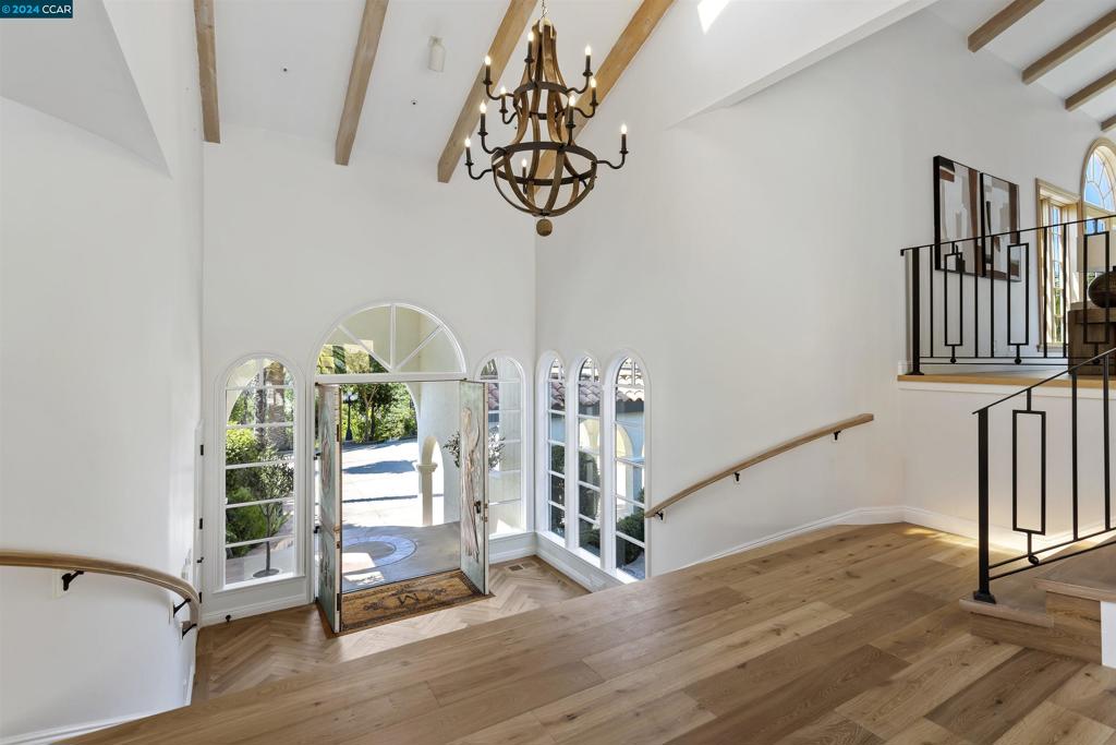 ORINDA DOWNS - Residential