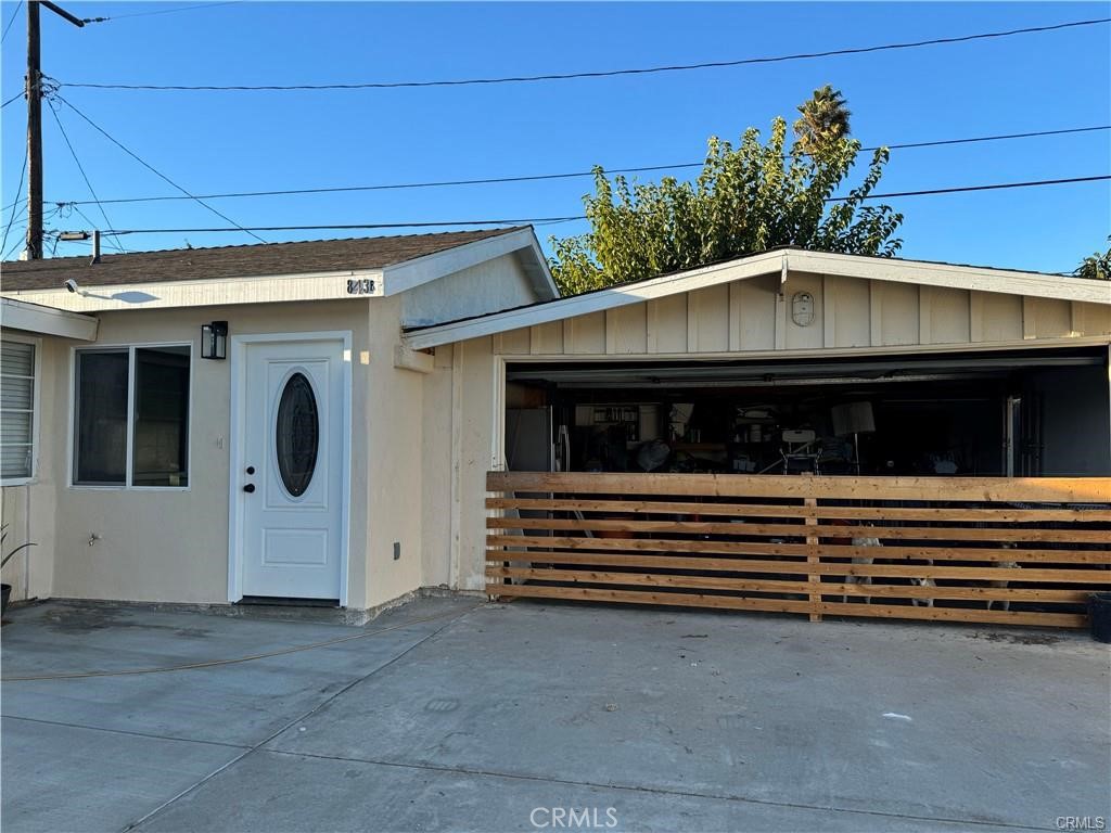 NEW 780 SF ADU JUST BUILT 2024 AND READY FOR THE LUCKY TENANTS : DOUBLE PANE WINDOWS, RECESSED LIGHTS, CENTRAL AIR CONDITION, QUARTZ COUNTER TOPS AND NICE KITCHEN CABINETS, WASHER, DRYER INSIDE THE UNIT, PLENTY OF PARKING SPACES ...SHOWERS WITH DESIGNED TILES IN BATHROOMS ... HURRY, IT WON'T LAST !
