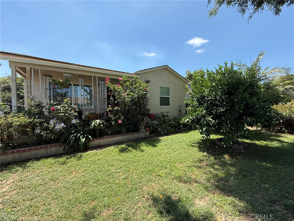 2714 E Harrison
