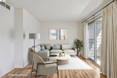 Photo of 620 River Oak Way Way #84, Hayward, CA 94544 (MLS # 41129253)