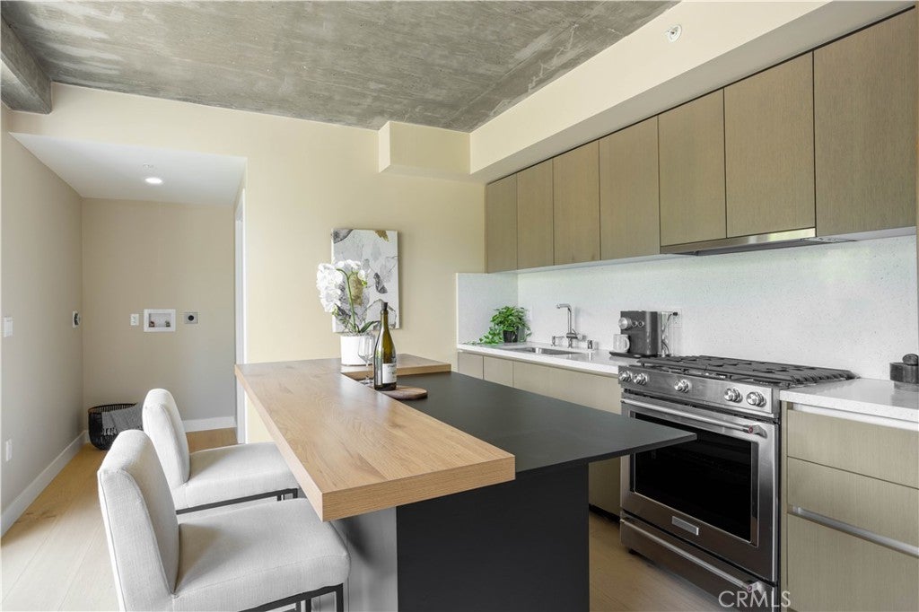 380 Cordova Street 105