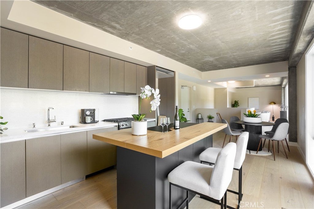380 Cordova Street 105
