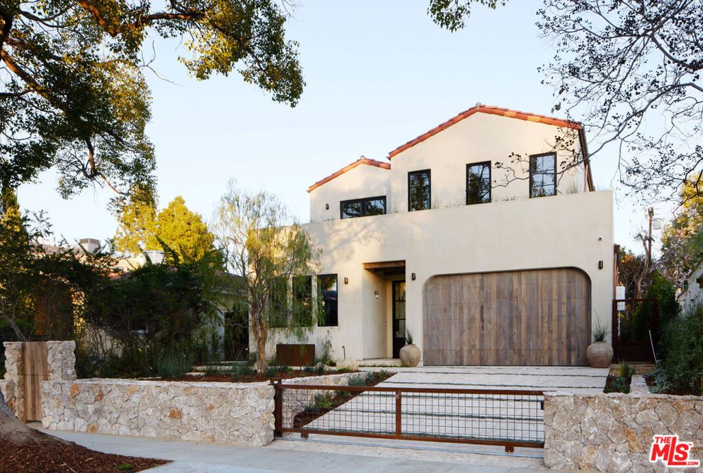 Photo of 4338 Rhodes Avenue, Studio City, CA 91604 (MLS # 26644359)