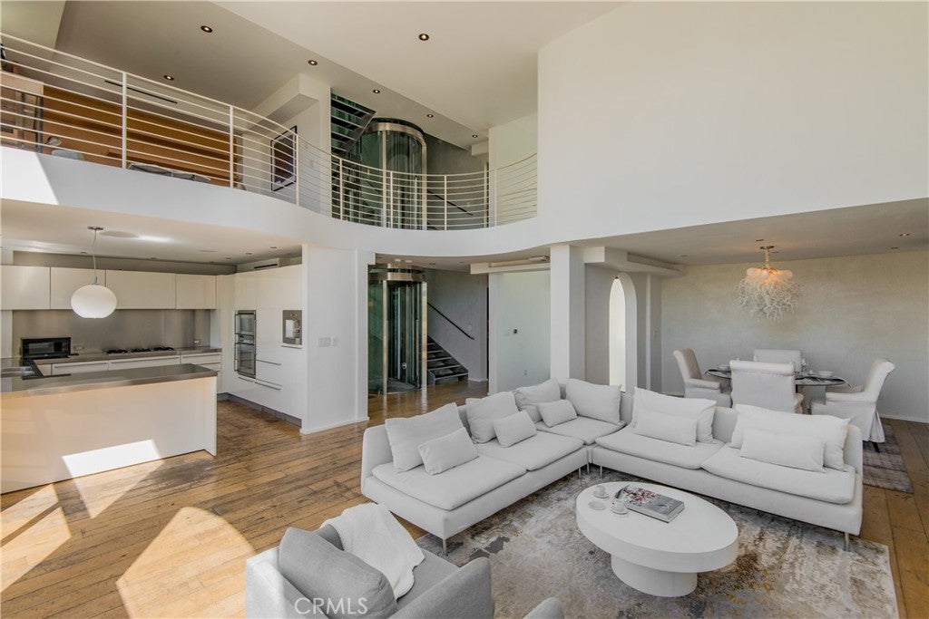 Photo of 11 Marine Terrace #3, Santa Monica, CA 90401 (MLS # SR26218593)
