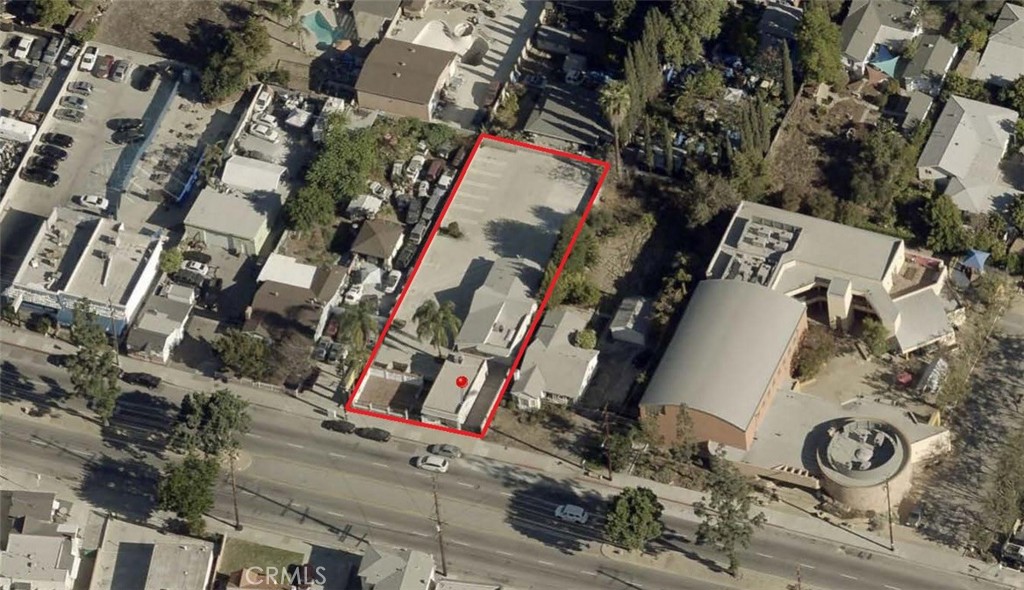 Owner/User Opportunity to purchase and/or lease this commercial property. Available for lease 2,600 square feet of commercial space. 4342 Peck Road has a total 2 buildings that provide ±2,600 SF of space, sitting on a ±14,504 SF lot. The 1st building is ±800 sq. ft., with a large office/retail space
and a restroom. The 2nd building is ±1,800 sq. ft., with 2 offices, a garage/storage, small kitchen, and outside patio area and restrooms. Property provides a business owner storefront visible from Peck Road with 75’ of street frontage (on Peck Road), street signage, 2 drive-in gates on the front and side of the building, large private yard, and 8 parking spaces.
The property’s MIXED/MULTIUSE zoning provides a wide range of uses, such as automobile parking lot, an array of retail/office uses, restaurant, professional office, and Live/work, Laundry and use permitted in the C-1, C-2, and C-O zones. Buyer/Tenant to verify all information herein.
Broker/Agent and Seller does not guarantee its accuracy.