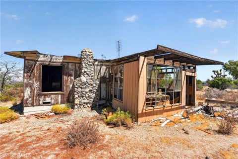 Photo of 23503 E Avenue Z, Llano, CA 93544 (MLS # CV26188937)
