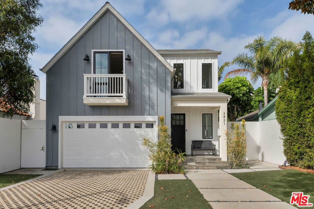 2421 Louella Avenue