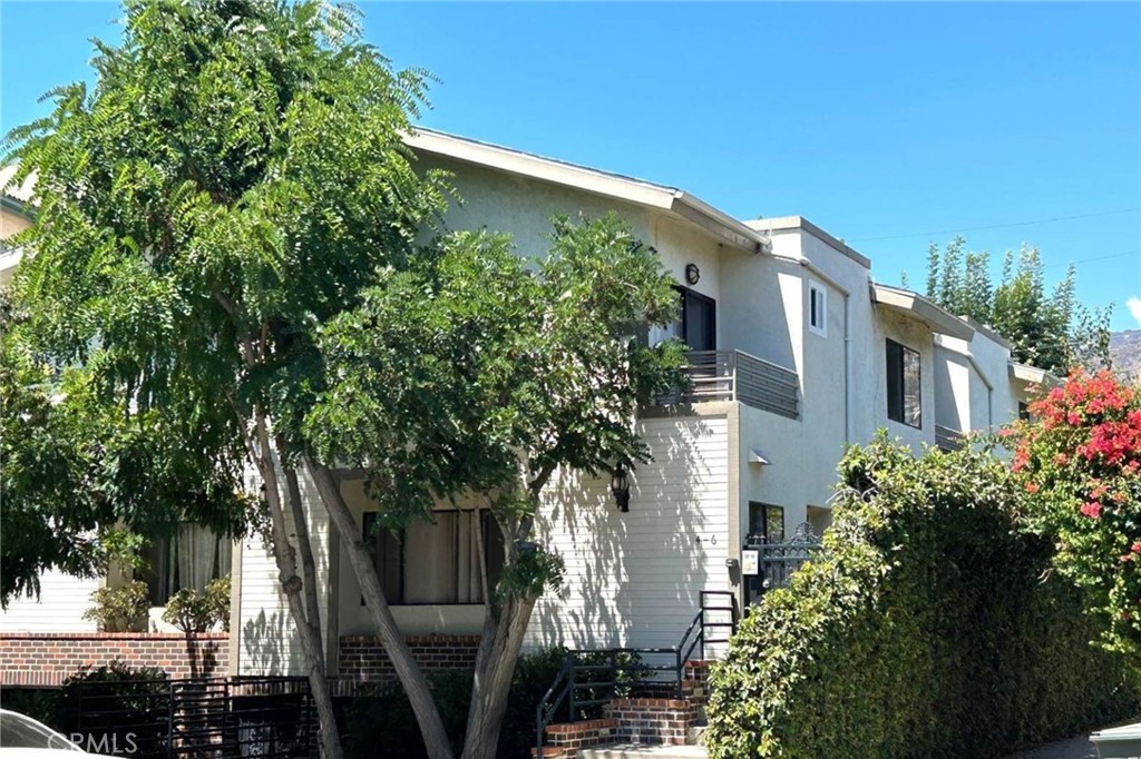 Welcome to 327 W Stocker St Unit #4. Step into a world of luxury and comfort with this remarkable 2-bedroom, 3-bathroom townhouse in the heart of Glendale, California. This well remodeled residence has an array of desirable features, including central AC/heating for year-round comfort, in-unit laundry, and two private parking spots for your convenience. With generously proportioned bedrooms and three well-appointed bathrooms, this townhouse offers enough room for your all your items and comfortable living. Located in a prime Glendale location, you'll have easy access to local markets, shops, and entertainment. Don't miss your chance to elevate your lifestyle, schedule a showing today and experience the height of comfort, style, and convenience.