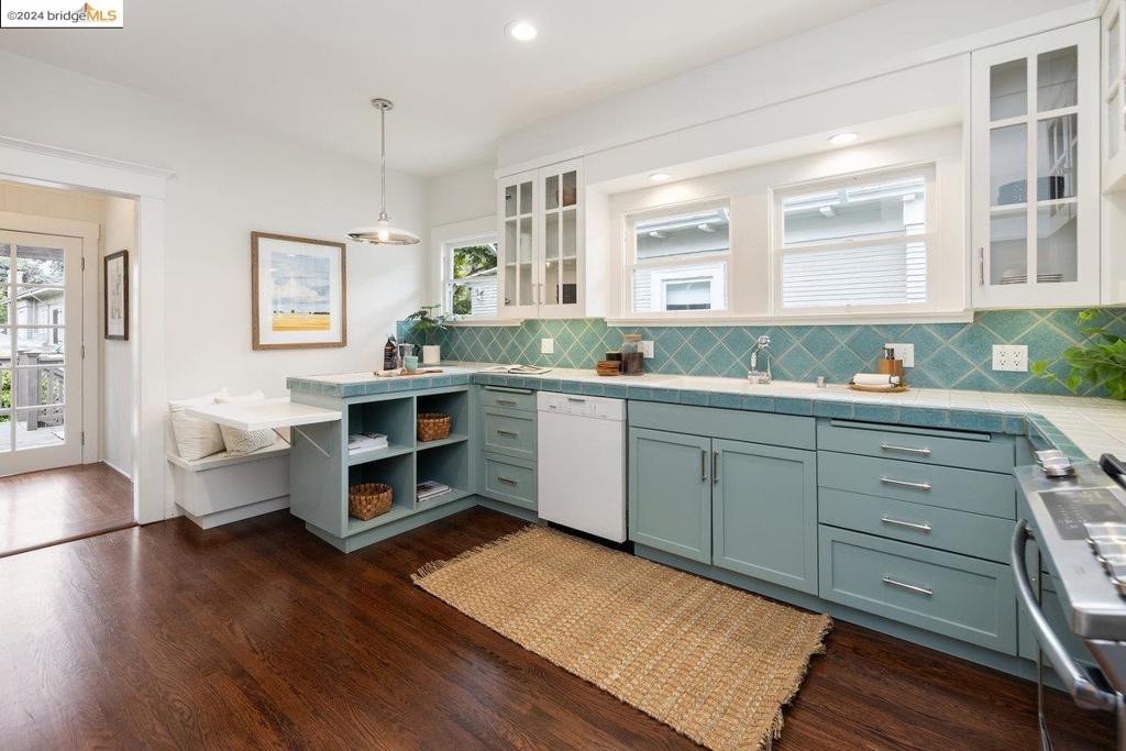 LOWER ROCKRIDGE - Residential