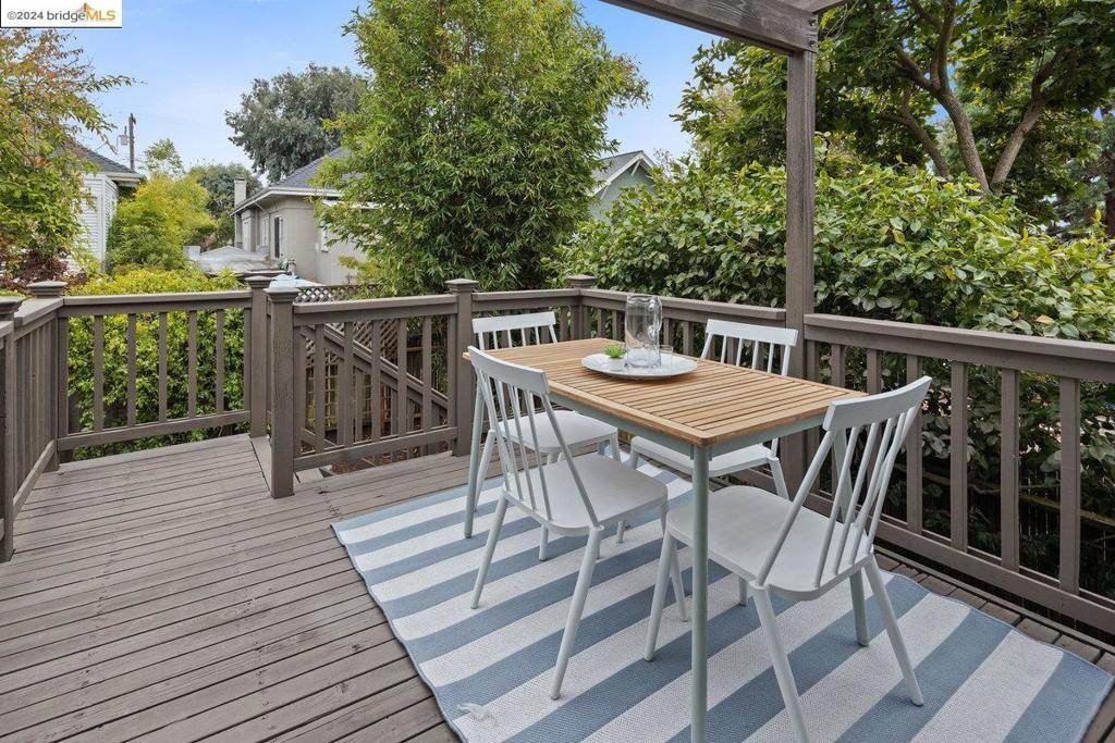 LOWER ROCKRIDGE - Residential