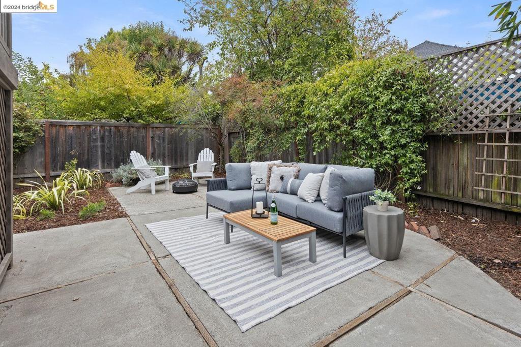 LOWER ROCKRIDGE - Residential