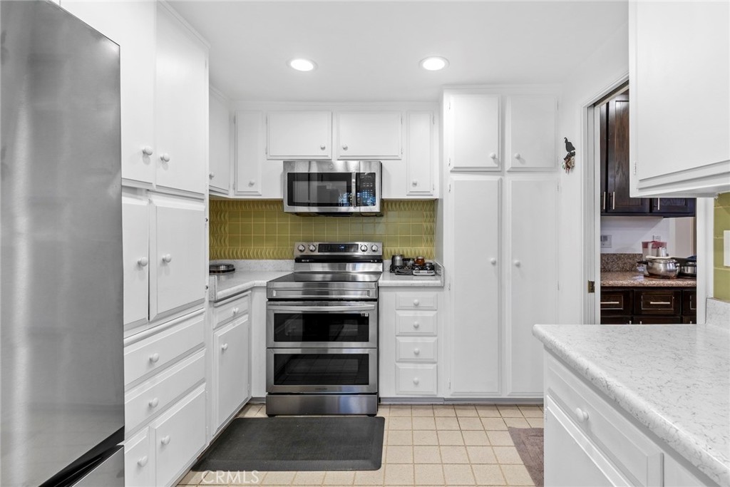 Collage Green - Residential