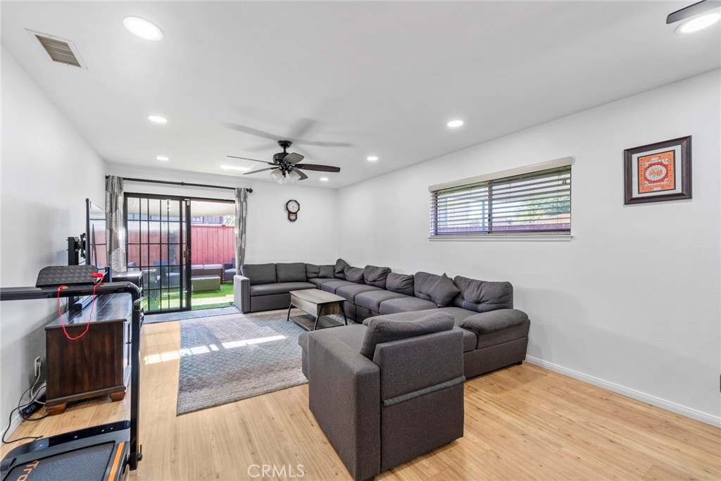 3225 Topaz Lane