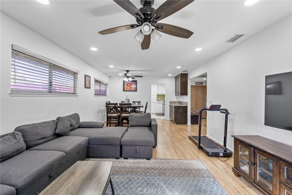 Collage Green - Residential