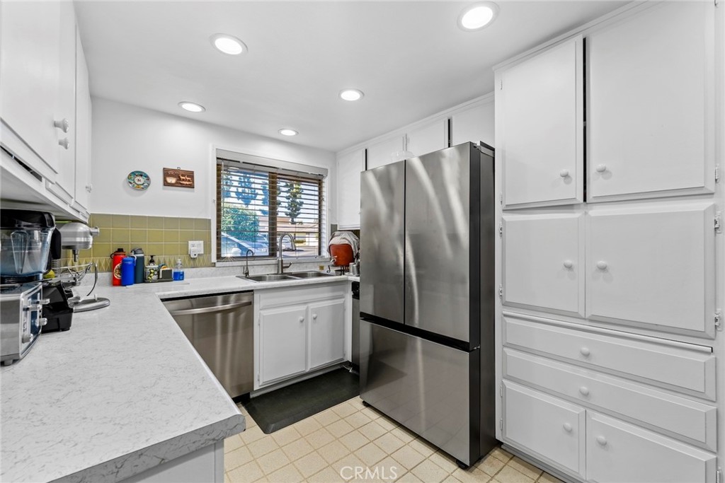 Collage Green - Residential