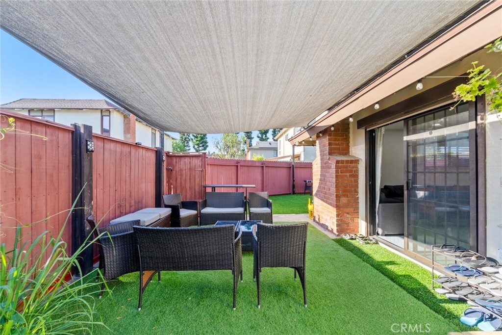 Collage Green - Residential