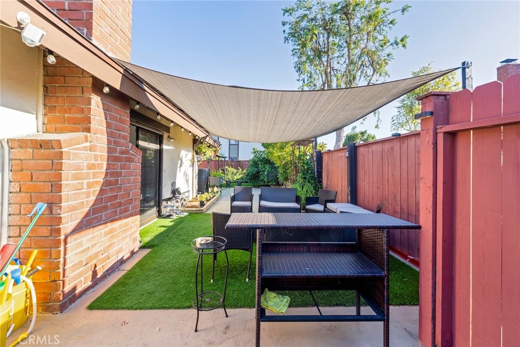 Collage Green - Residential