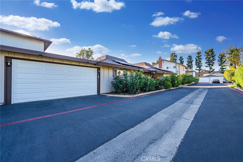 Collage Green - Residential