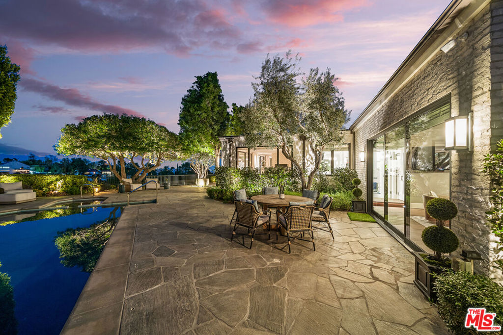 2410 Crest View Drive