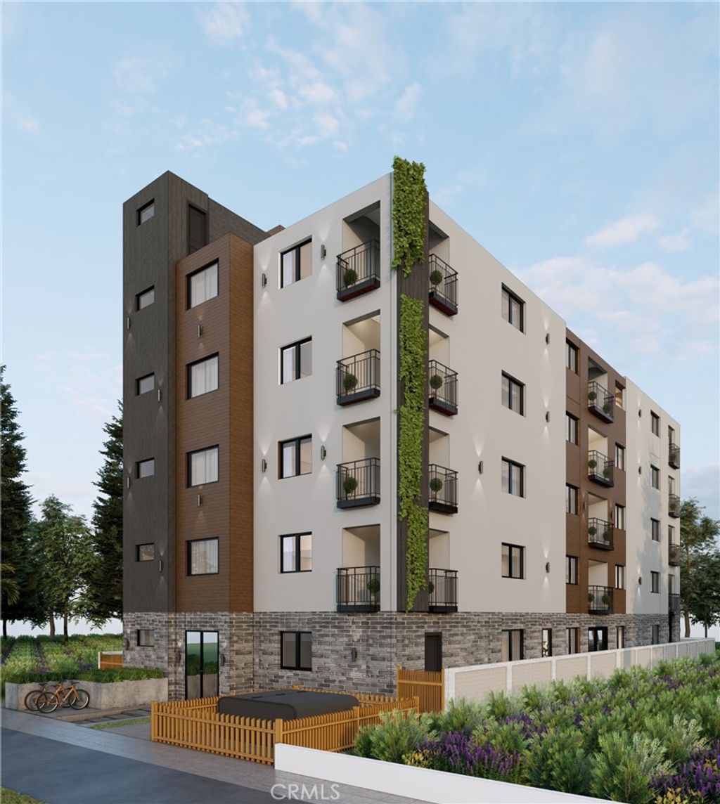 Photo of 14717 Victory Boulevard, Van Nuys, CA 91411 (MLS # SR25146607)