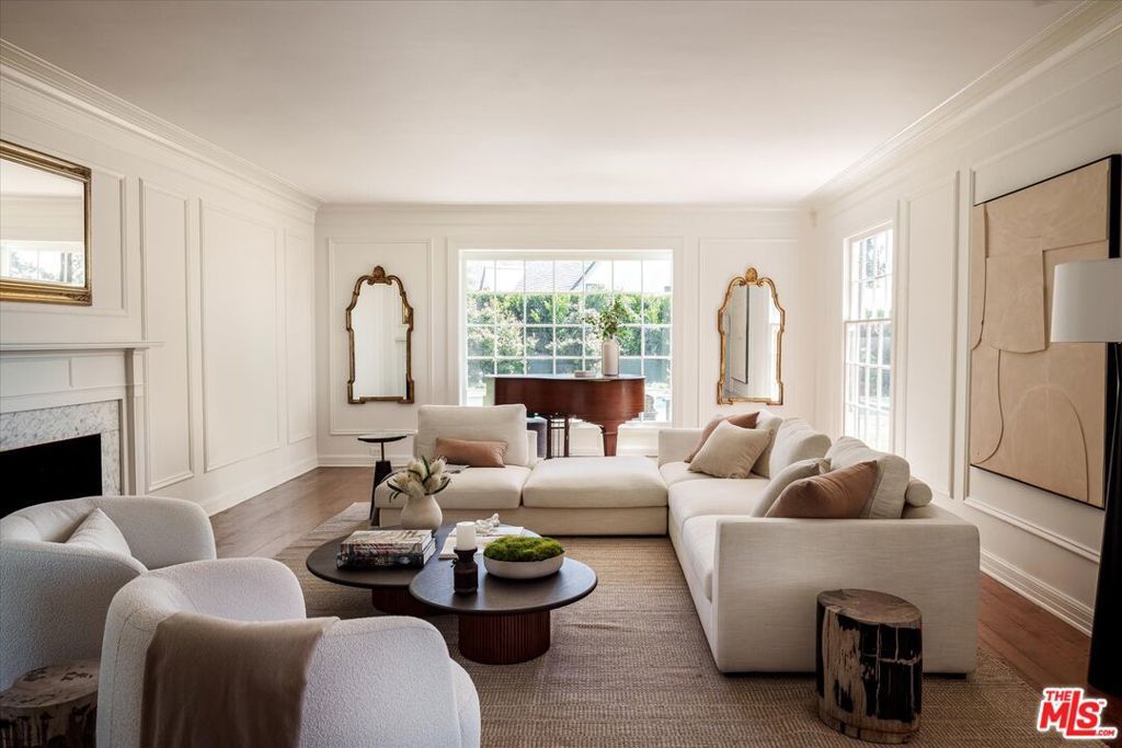 Photo of 10810 Ambazac Way, Los Angeles, CA 90077 (MLS # 25513641)