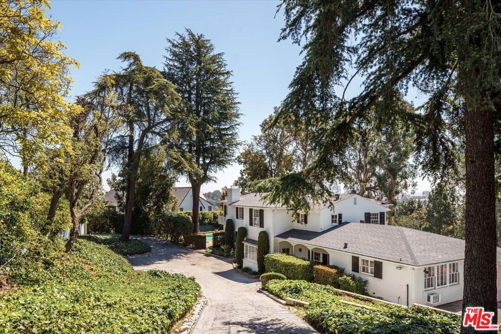 Photo of 10810 Ambazac Way, Los Angeles, CA 90077 (MLS # 25513641)