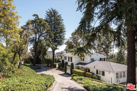 10810 Ambazac Way Los Angeles CA 90077